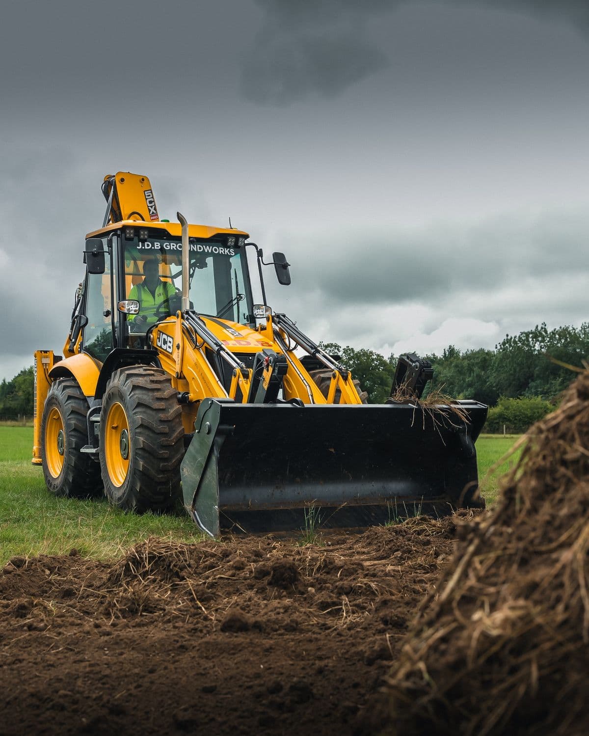 JCB 3DX Backhoe Loader rental Bhubaneswar โ RentMyMachine